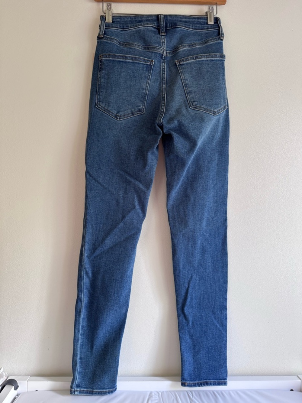 Universal Threads Skinny Jeans - Picture 2 of 6